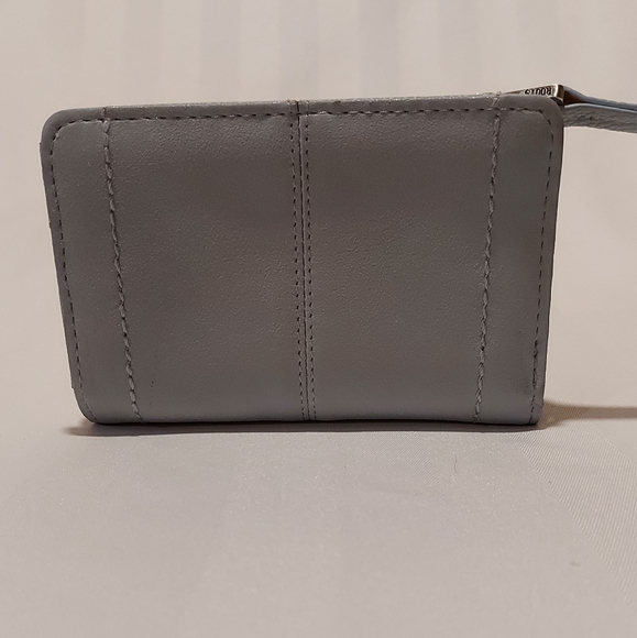 COPY - ROOTS NWT WALLET - Picture 4 of 8